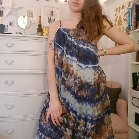 Aritzia Flowy Maxi Dress - Picture 1 of 3